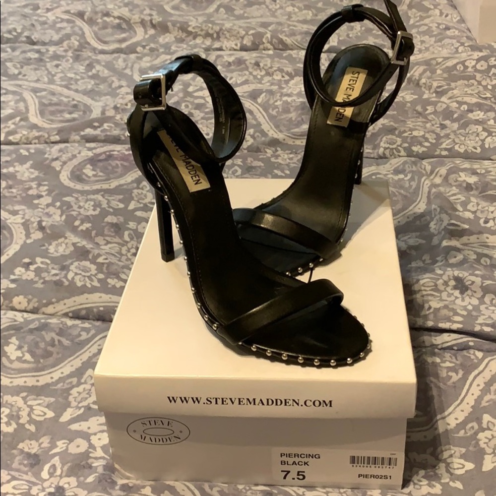 NW Steve Madden Heels